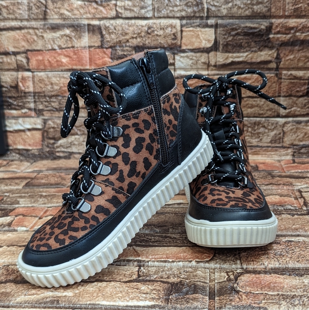 Girls hiking boots